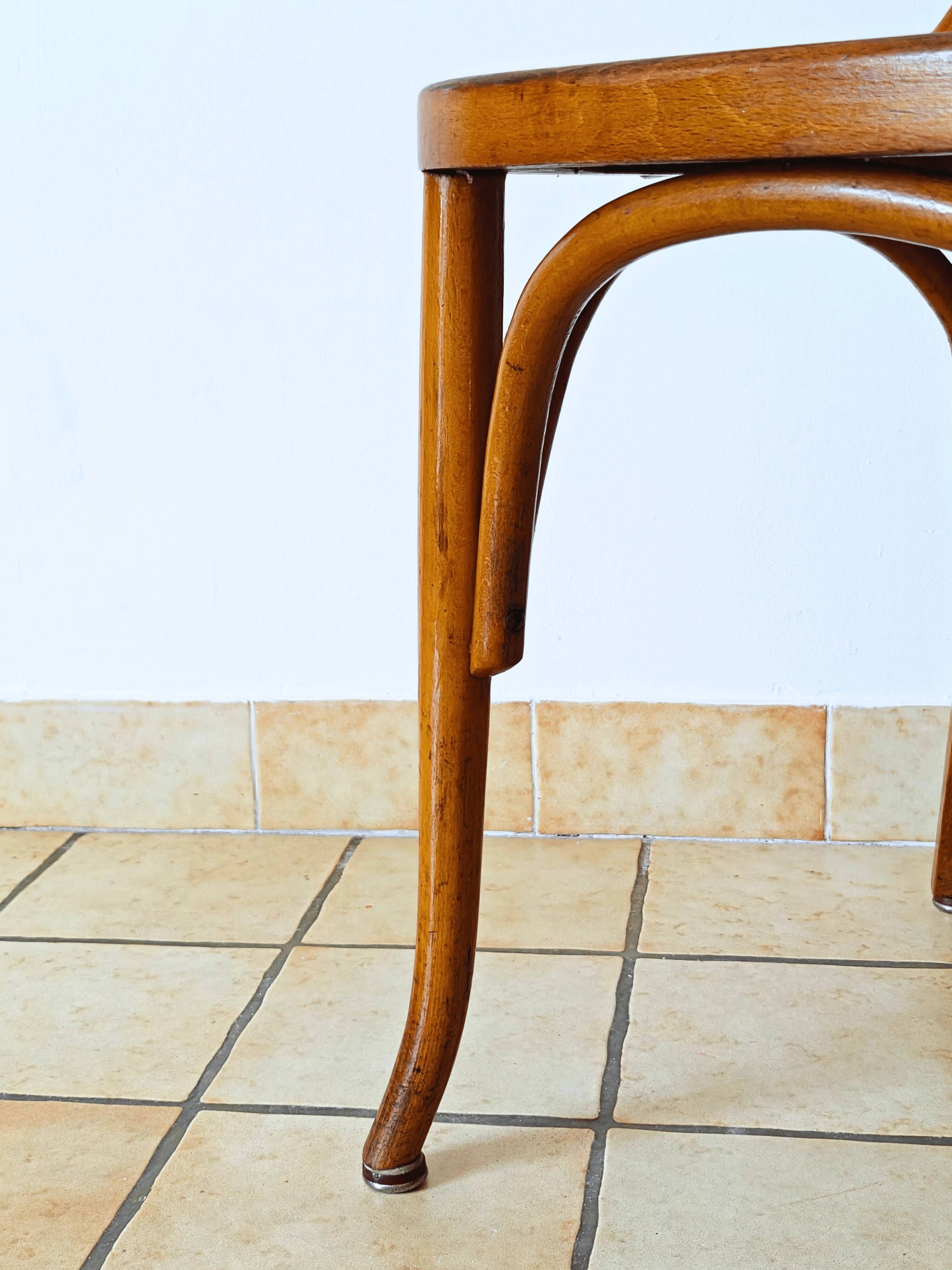 Art Nouveau office chair with curved wood attributed to J&J Kohn, 704 1/2 4V