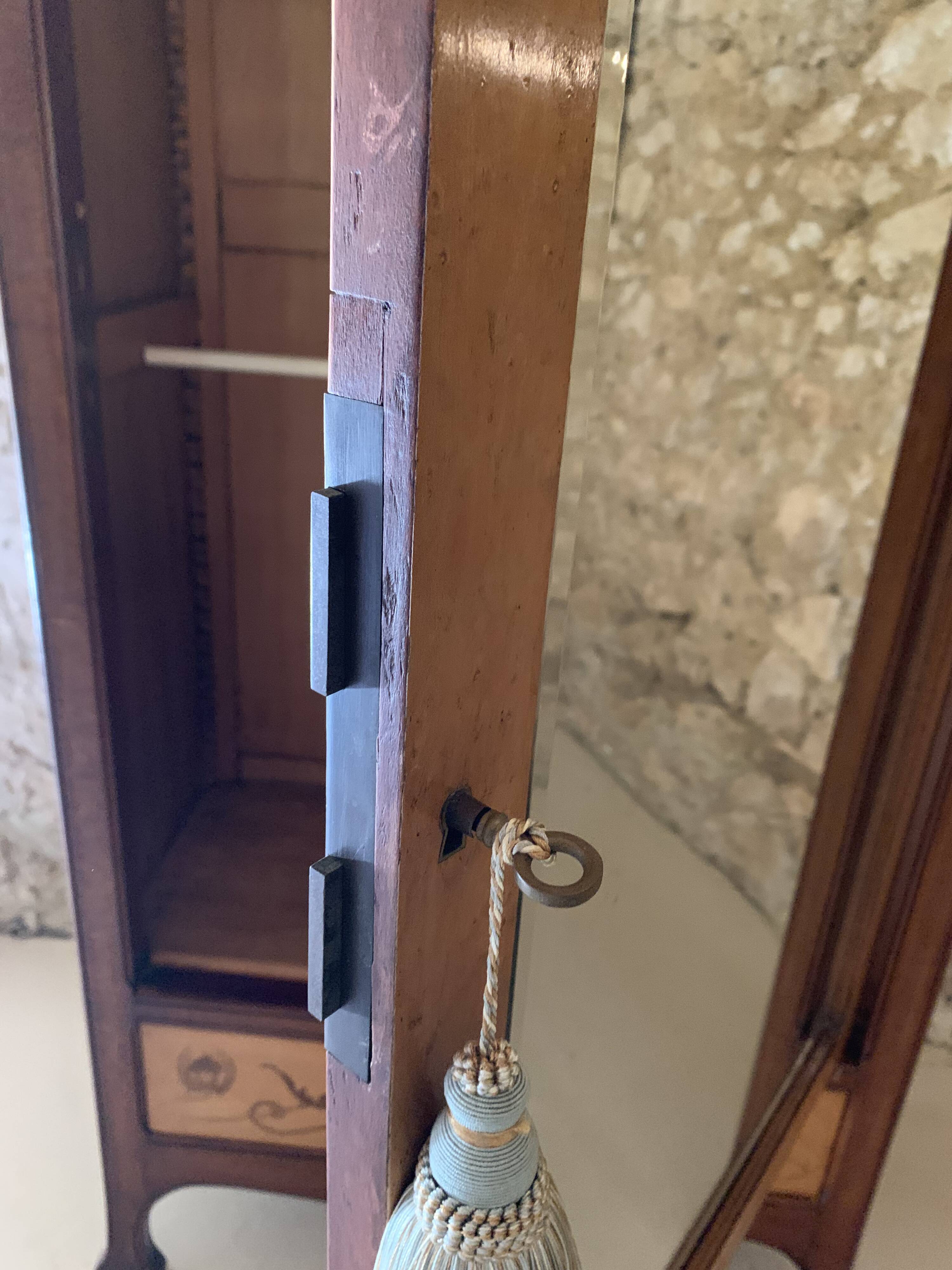 Armoire Art Nouveau