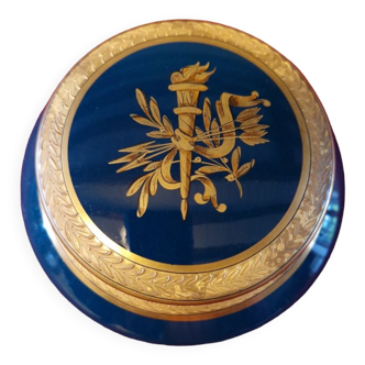 Bonbonnière en porcelaine bleue et or