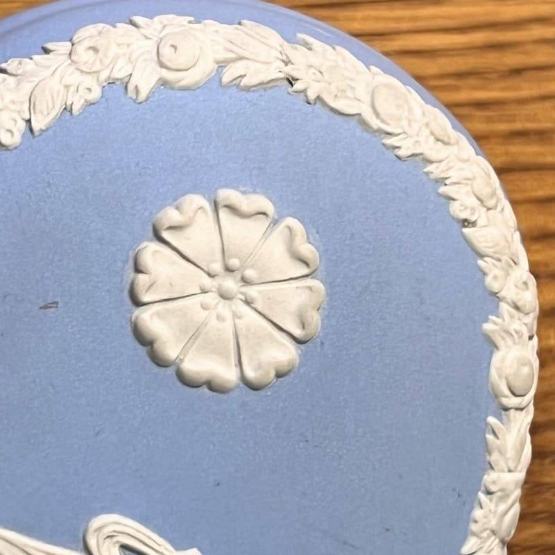 Heart box in Wedgwood