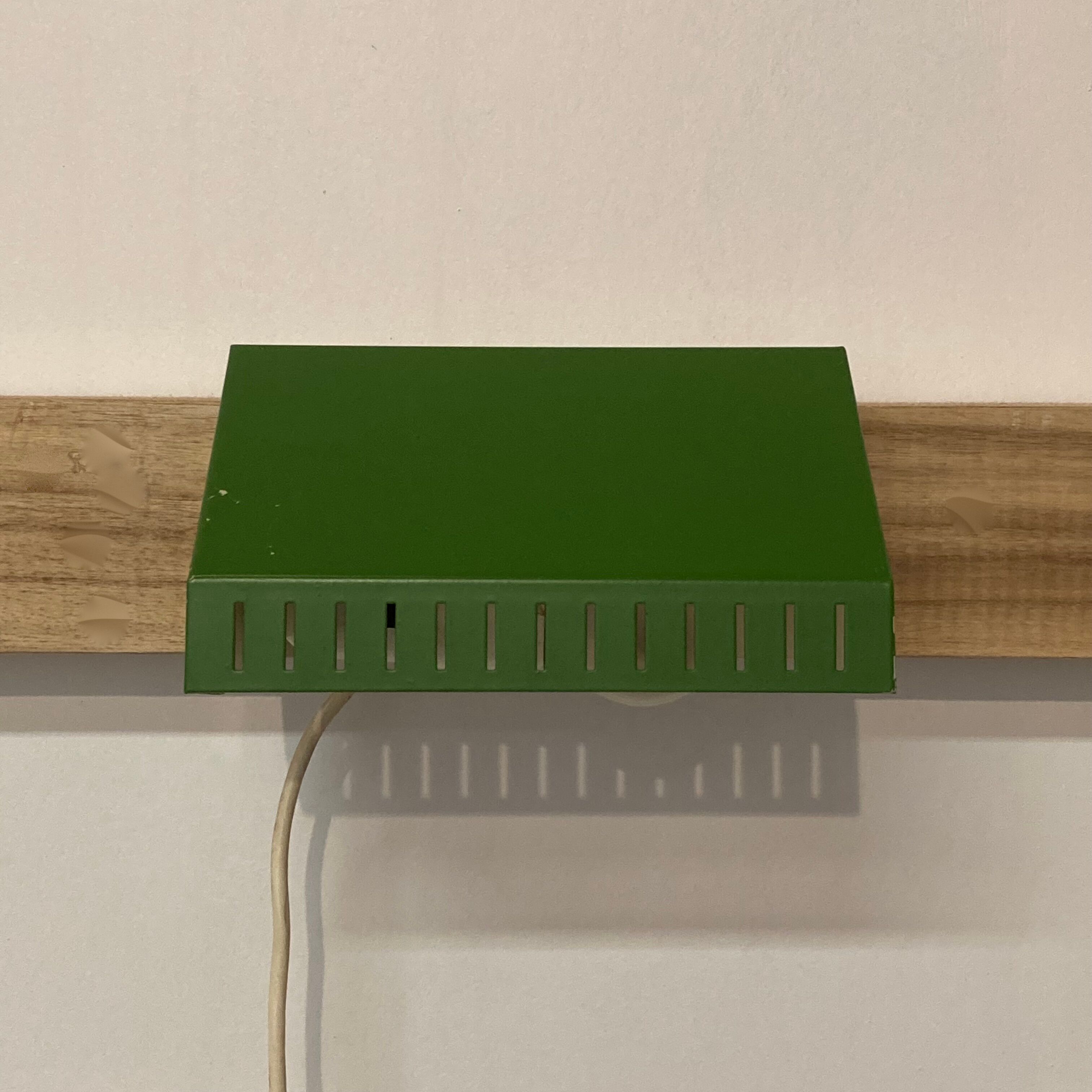 Green swivel wall lamp Scandinavian design 1950.
