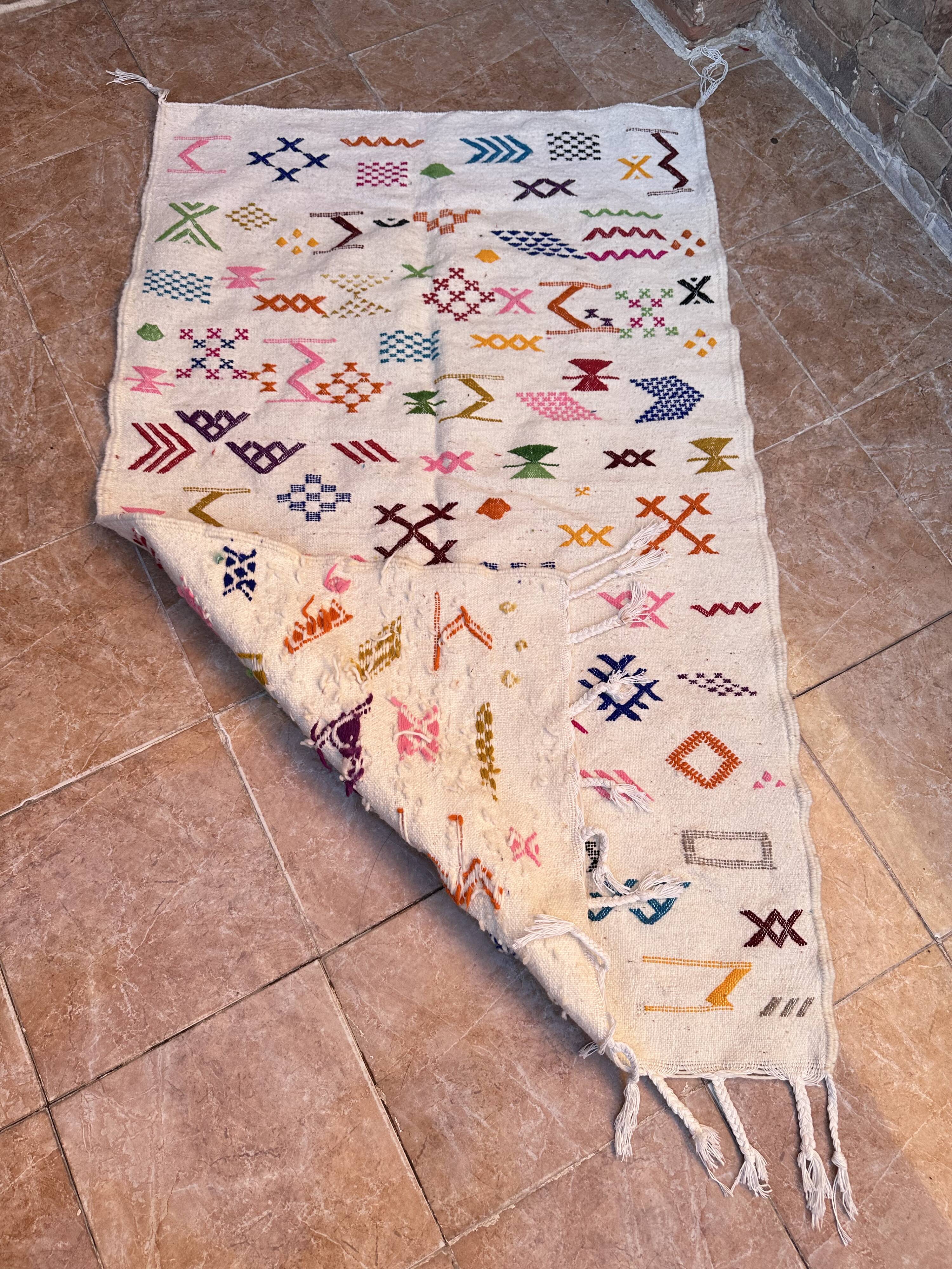 Handmade wool Berber rug – Colourful bohemian Moroccan kilim
