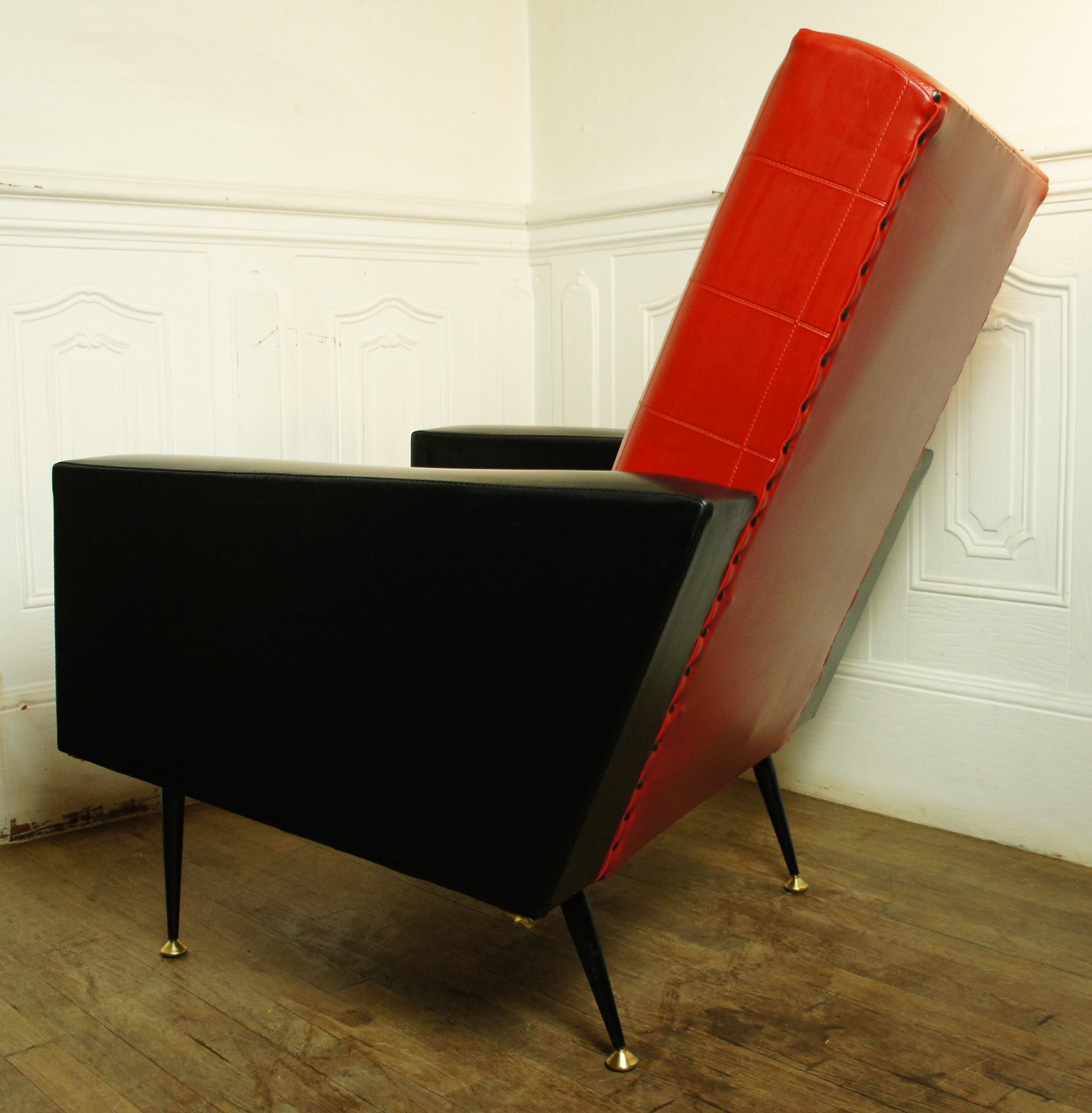Fauteuil skaï pieds rotule laiton