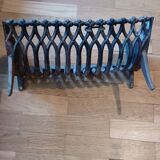 Cast iron log holder