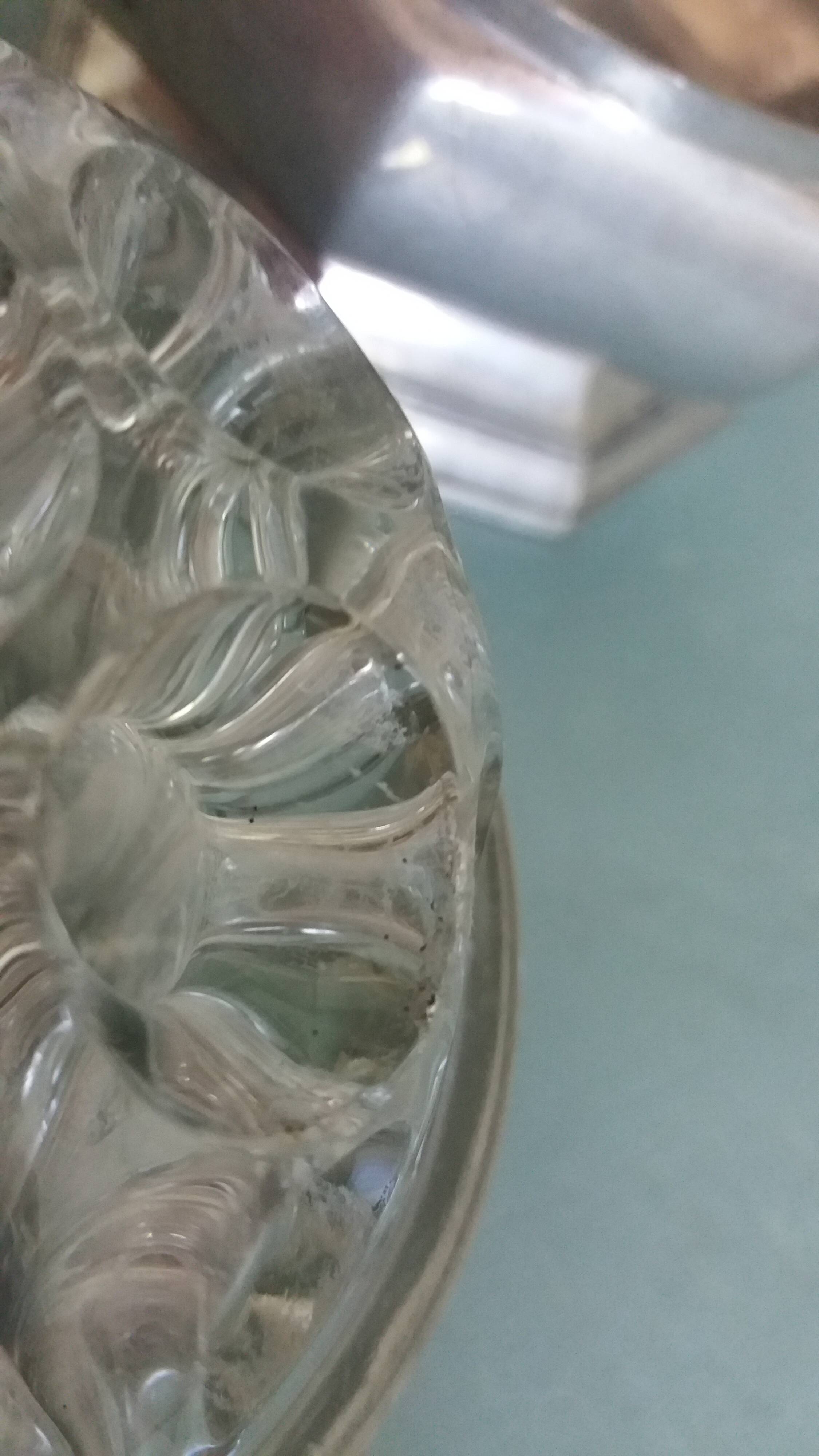 Flower vase in glass VMC Reims and pewter bowl from Manoir Paris