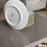 Service de onze assiettes à dessert en porcelaine du Béry