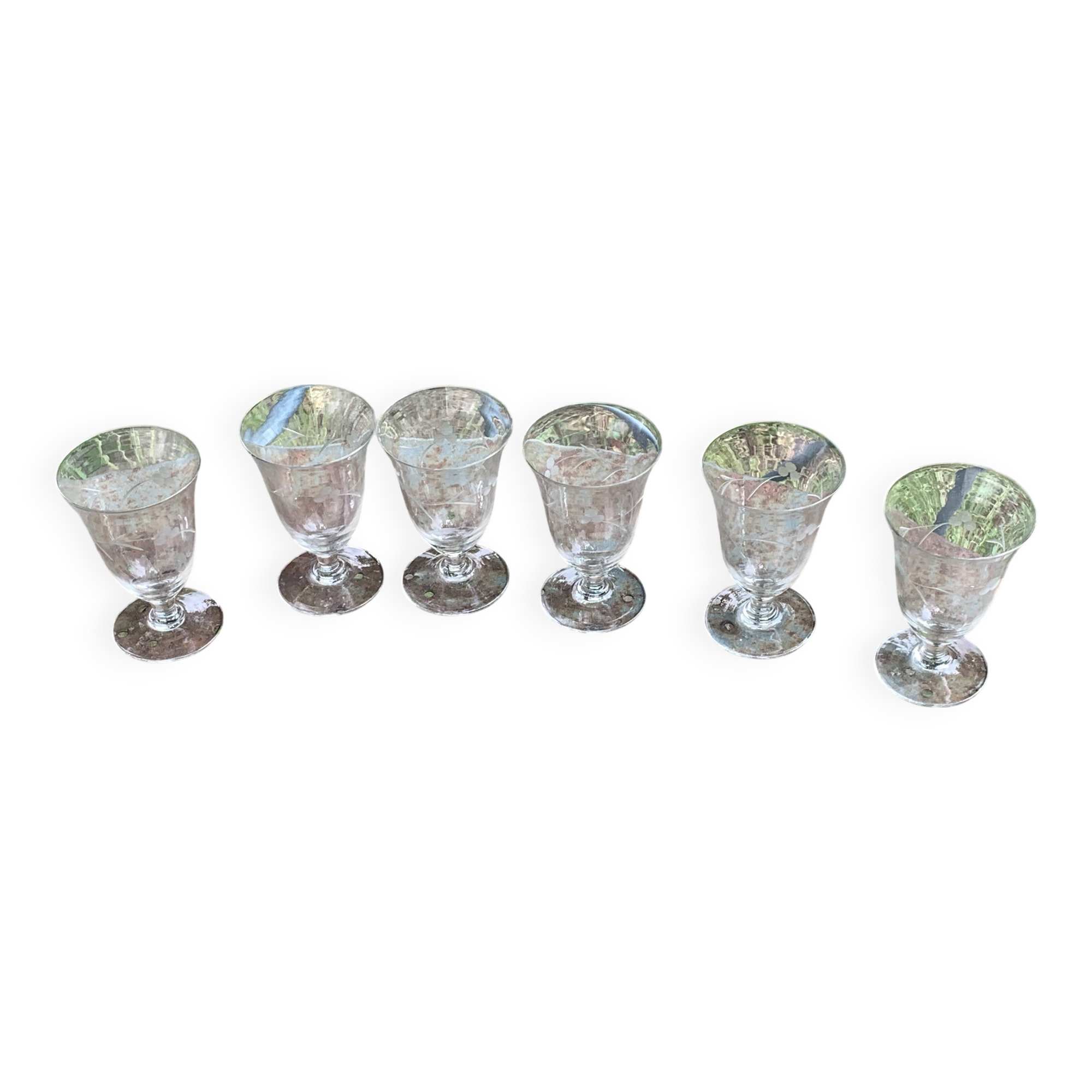 6 clear glass wine glasses with antique chiseled flower pattern