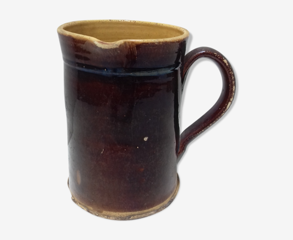 Pichet ancien en terre cuite marron