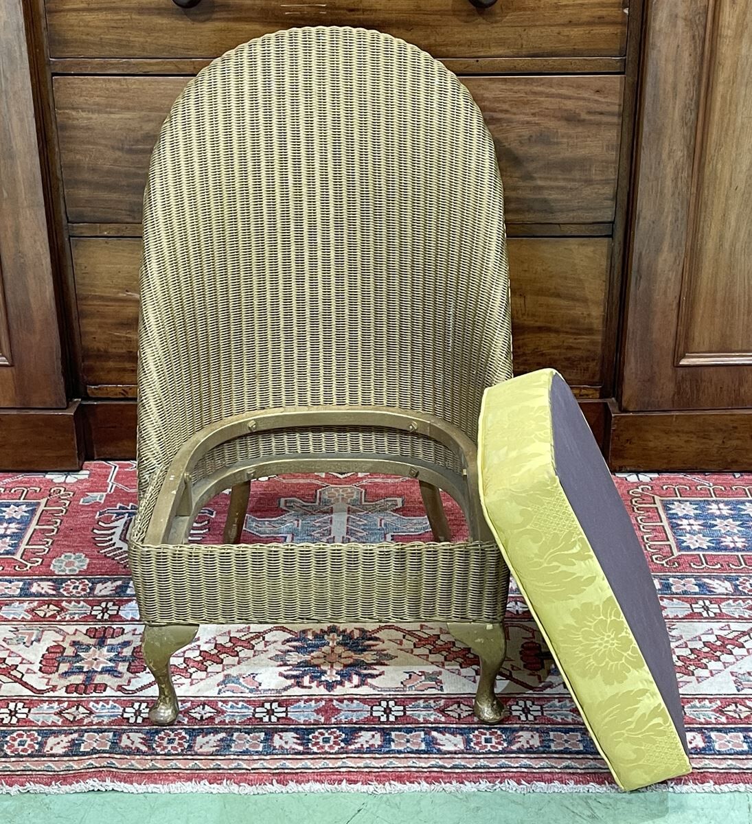 Lloyd Loom heater of the 1930s - redone seat