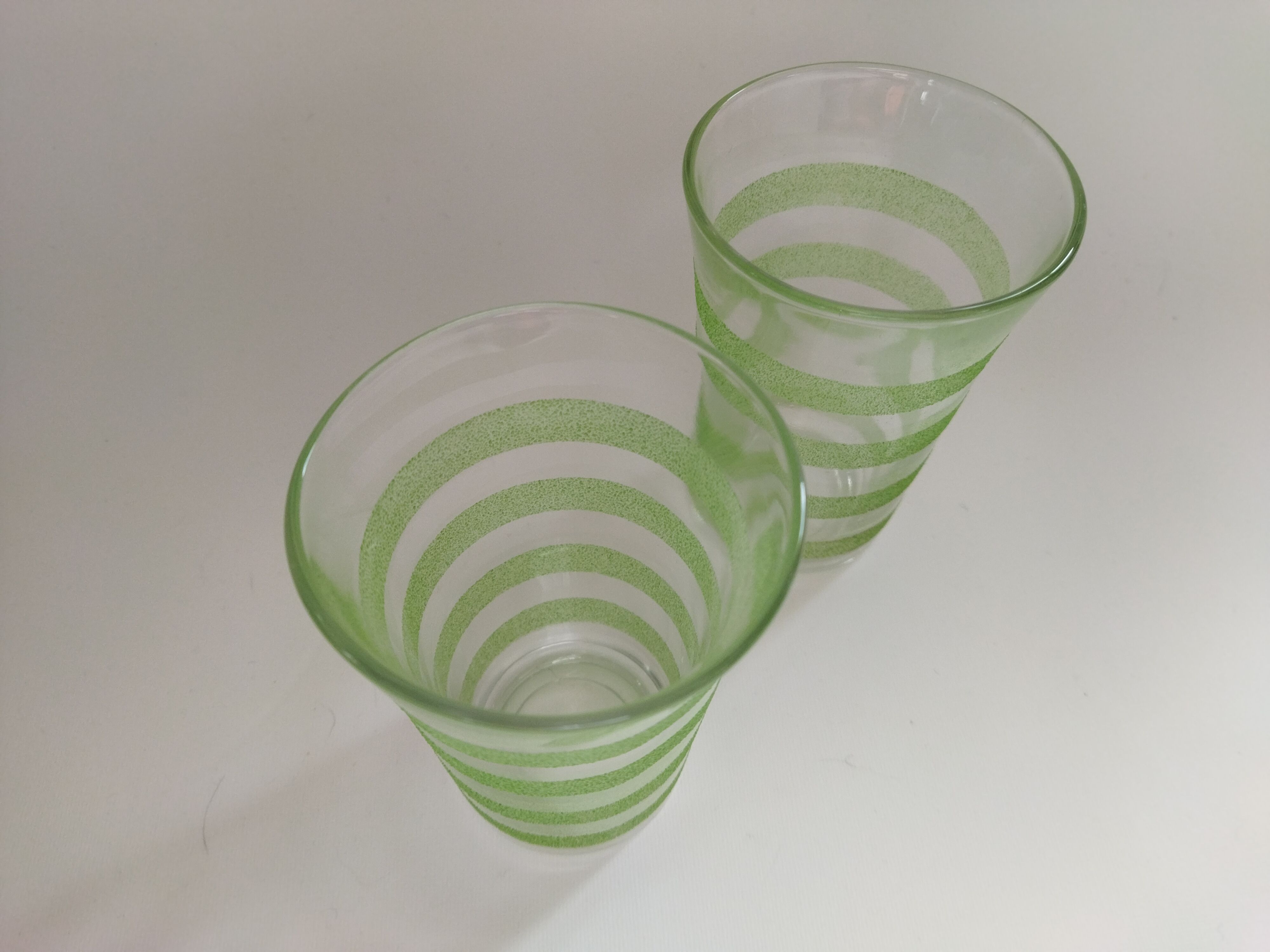 Deux verres granités VHF