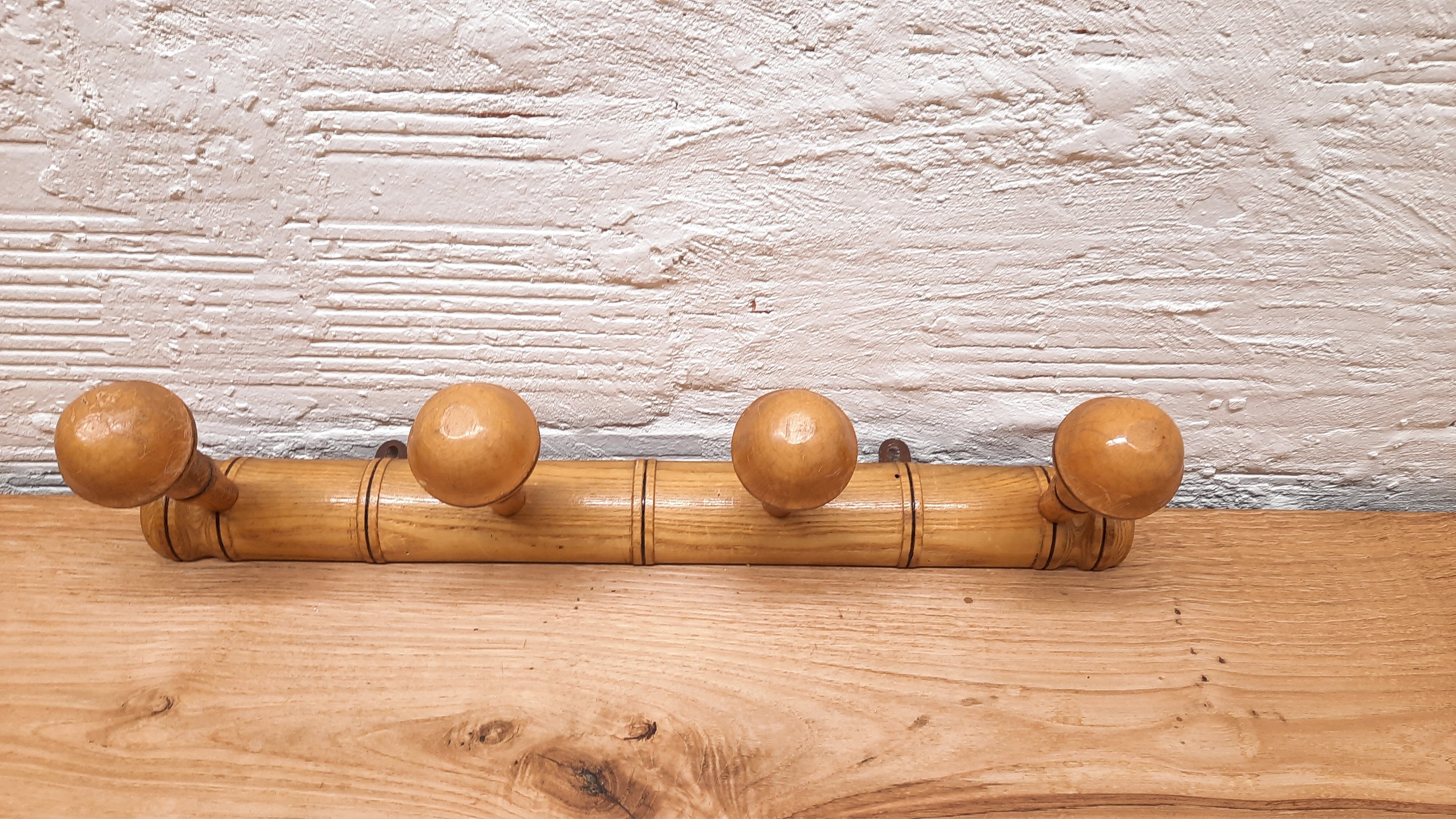 Coat holder 4 patères