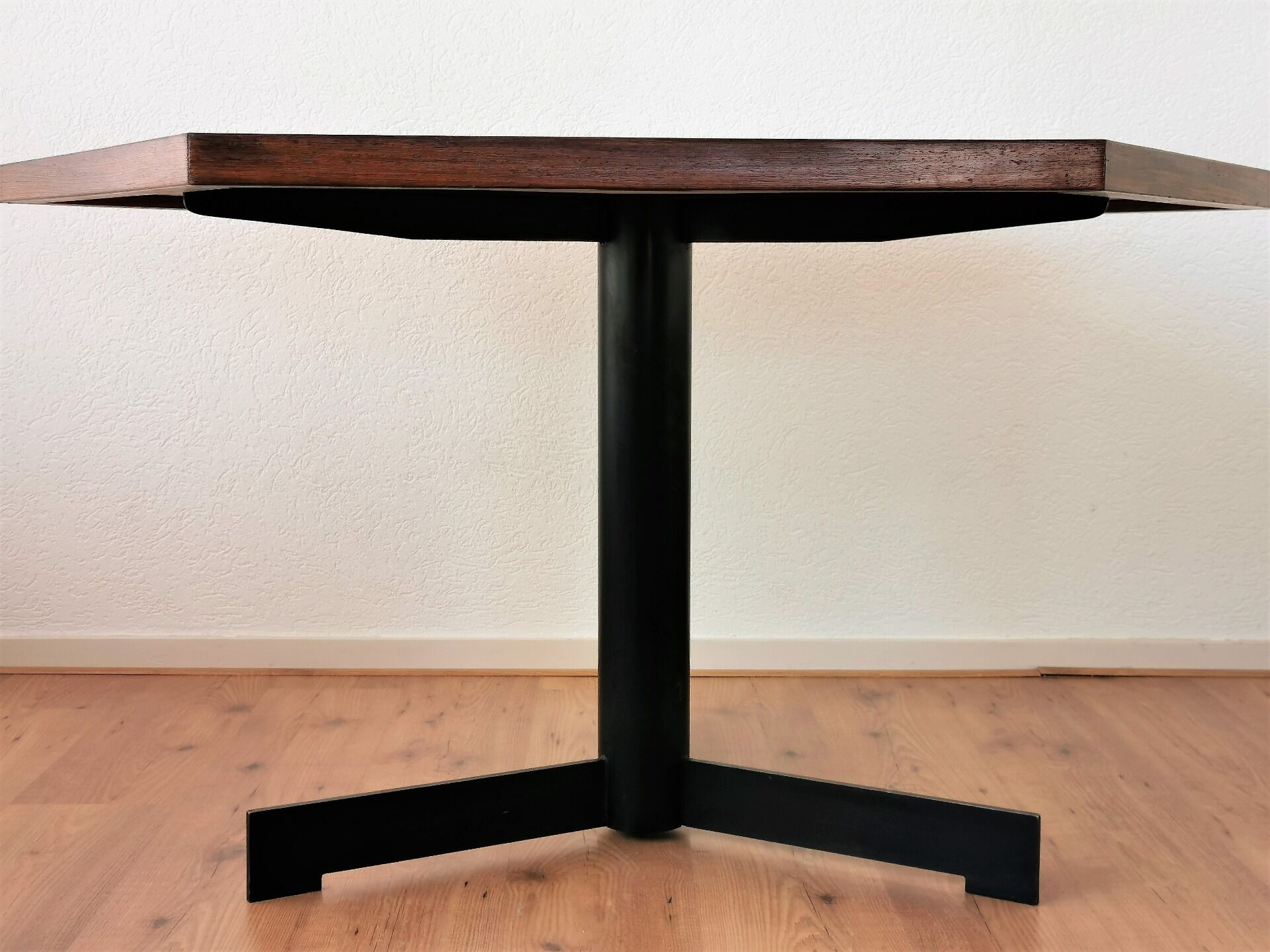 Dutch dining table Hexagon