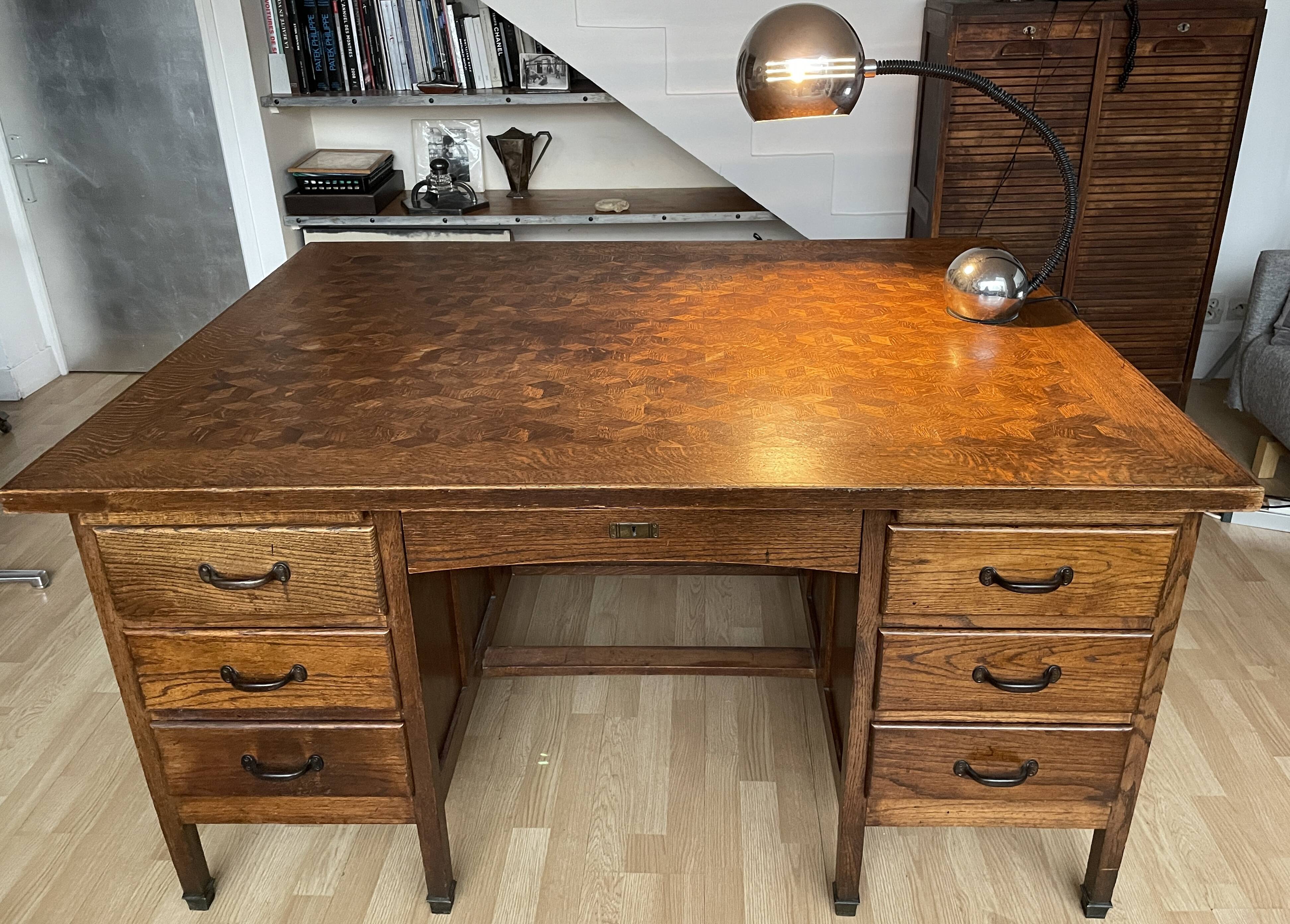 Minister's desk in solid oak with marquetry 1930s