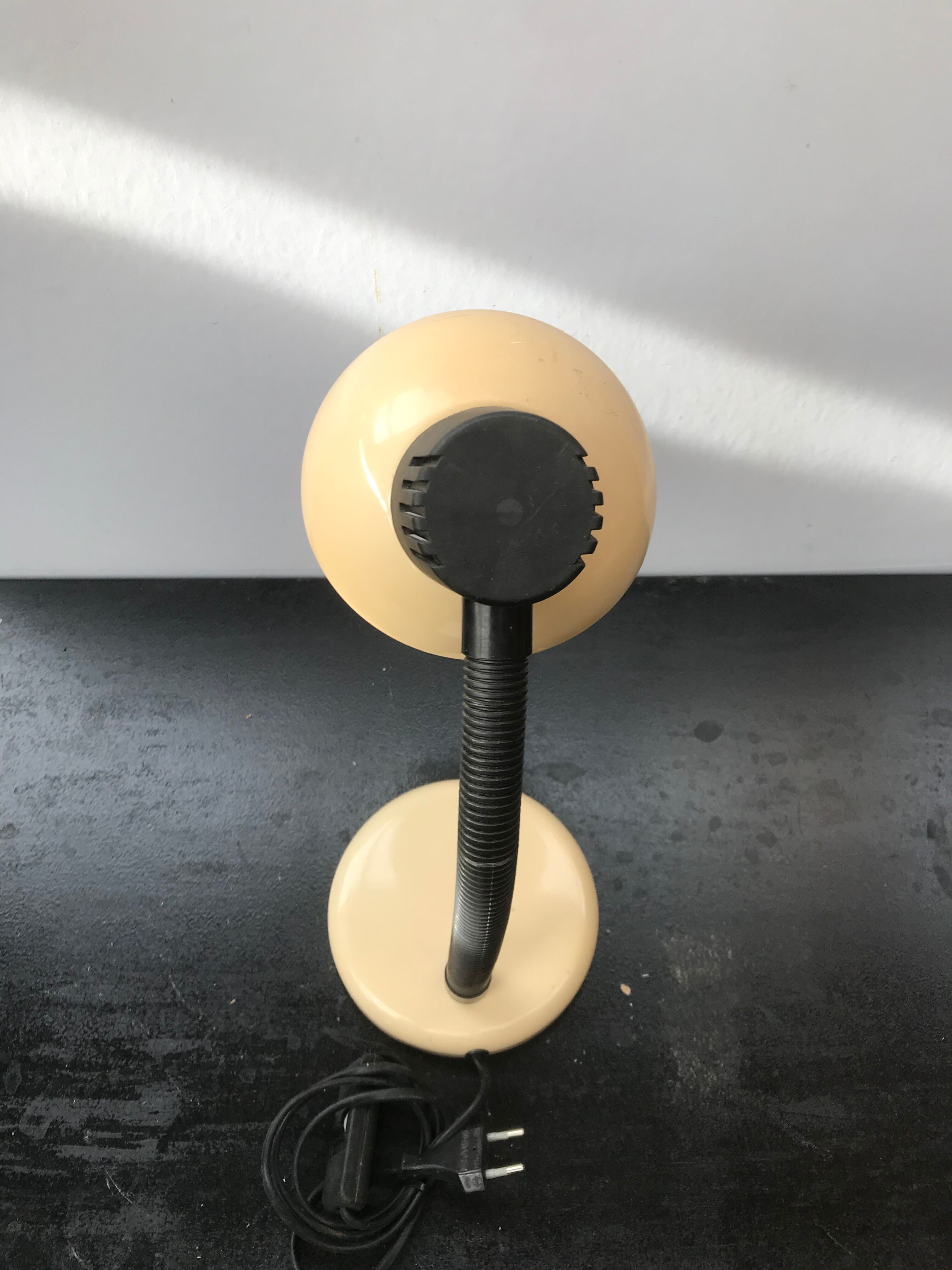 Metal office lamp beige