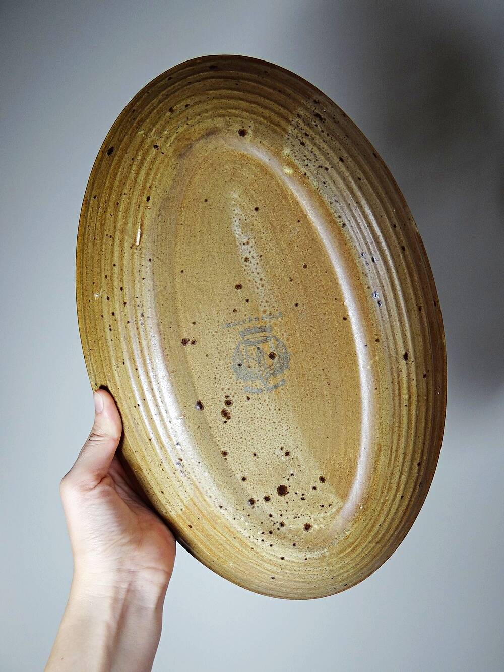 Grand plat de service ovale grès/céramique artisanal vintage Salins années 60