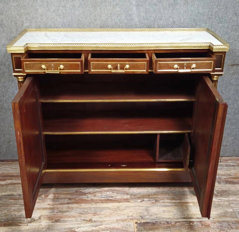 Parisian buffet in Louis XVI style – Mahogany and gilded brass – Marble top –
