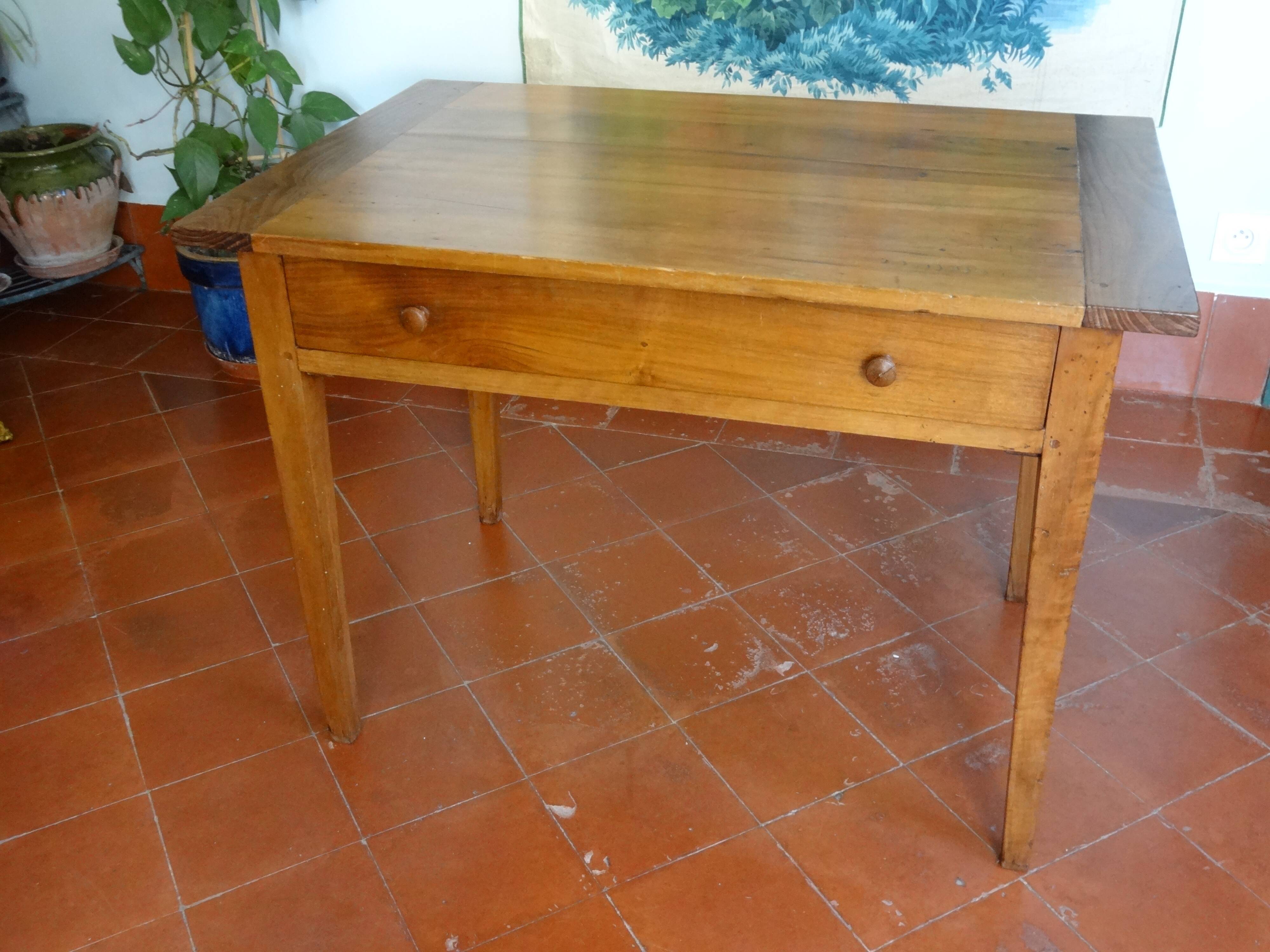 Cherry wood desk nineteenth century with a belt drawer 92 x 67 x 60 cm