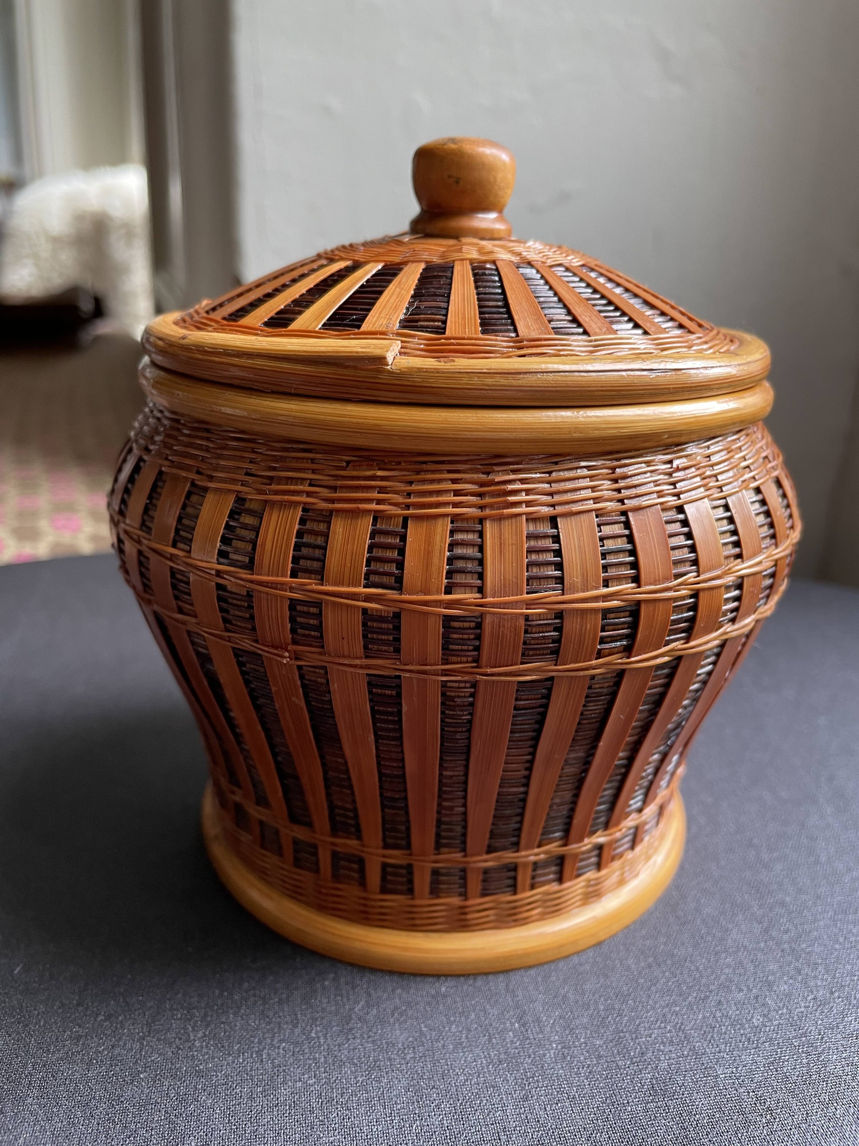 Pot with braided bamboo lid