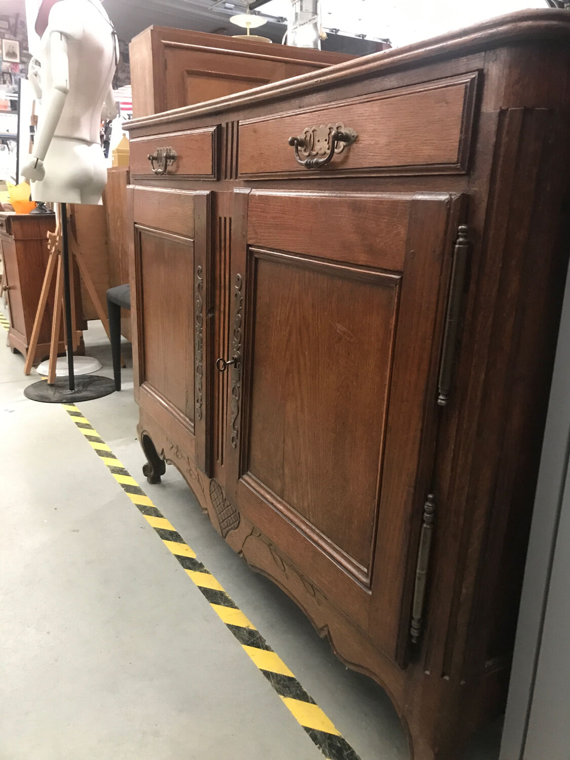 Parisian oak sideboard with two doors