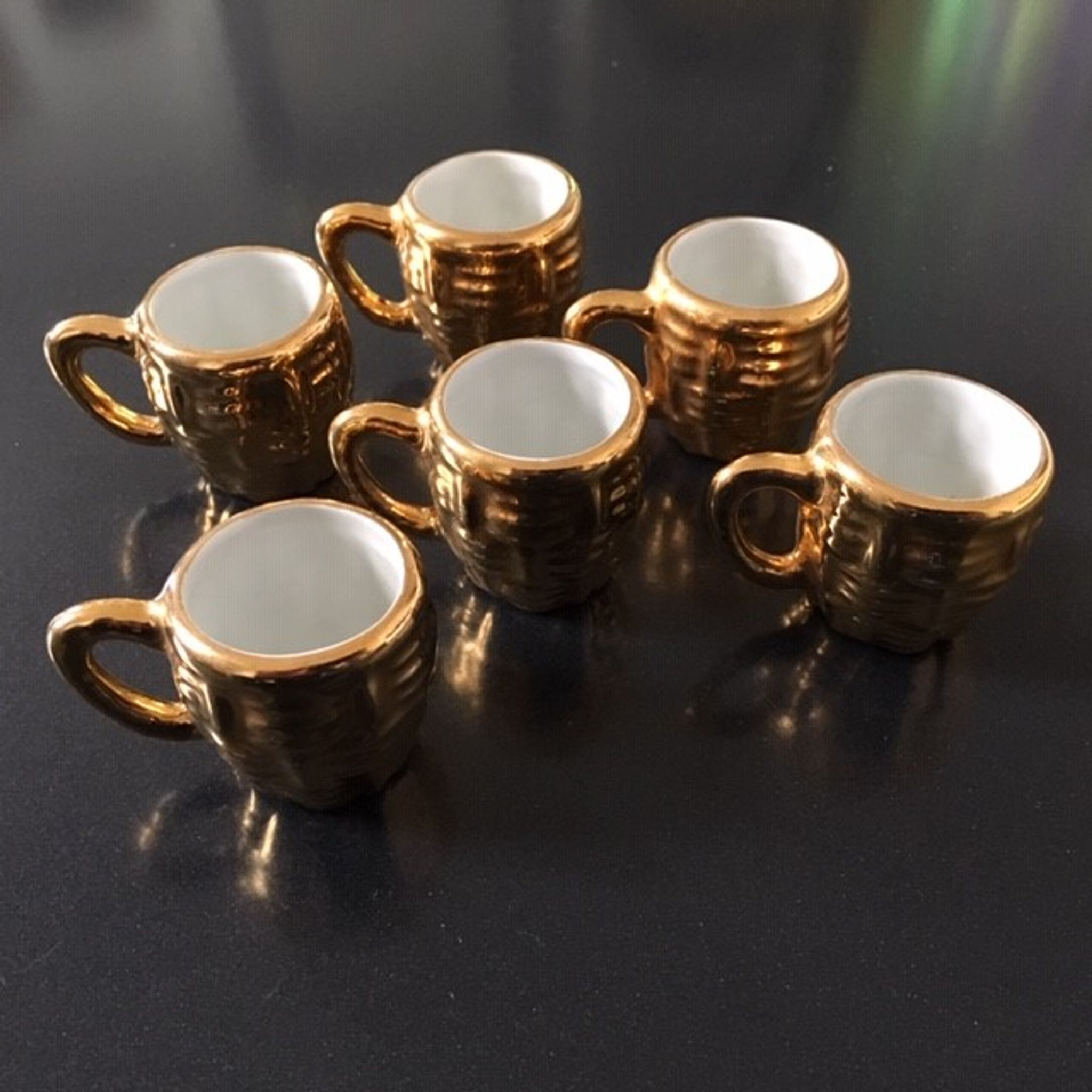 Lot de 6 mini mugs en porcelaine dorée
