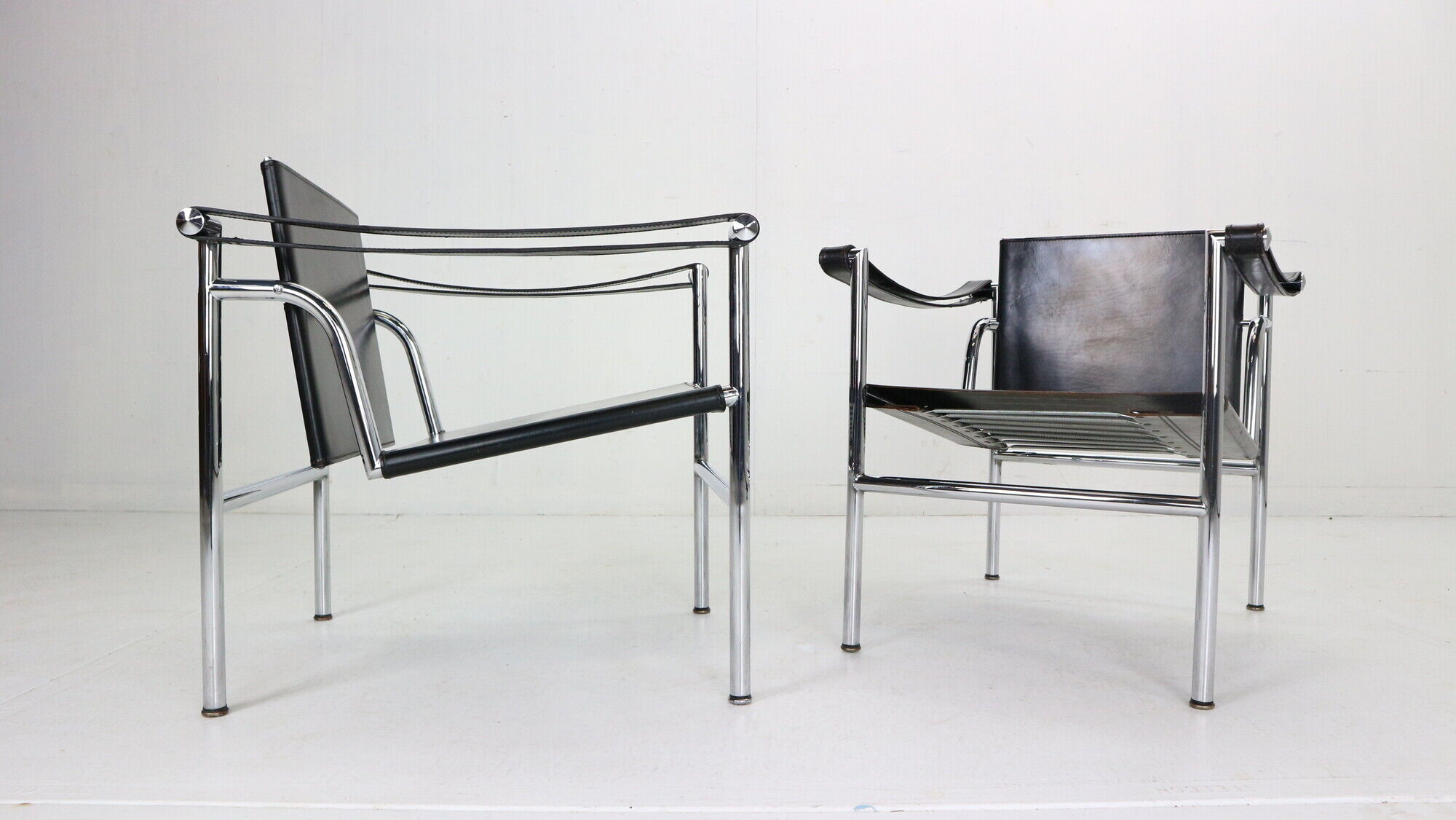 Le Corbusier Set of 2 Black Leather Armchairs Model- LC1 for Cassina, 1970s