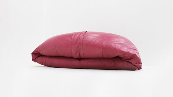 Canapé croissant vintage Raphael Raffel en cuir rose 1970