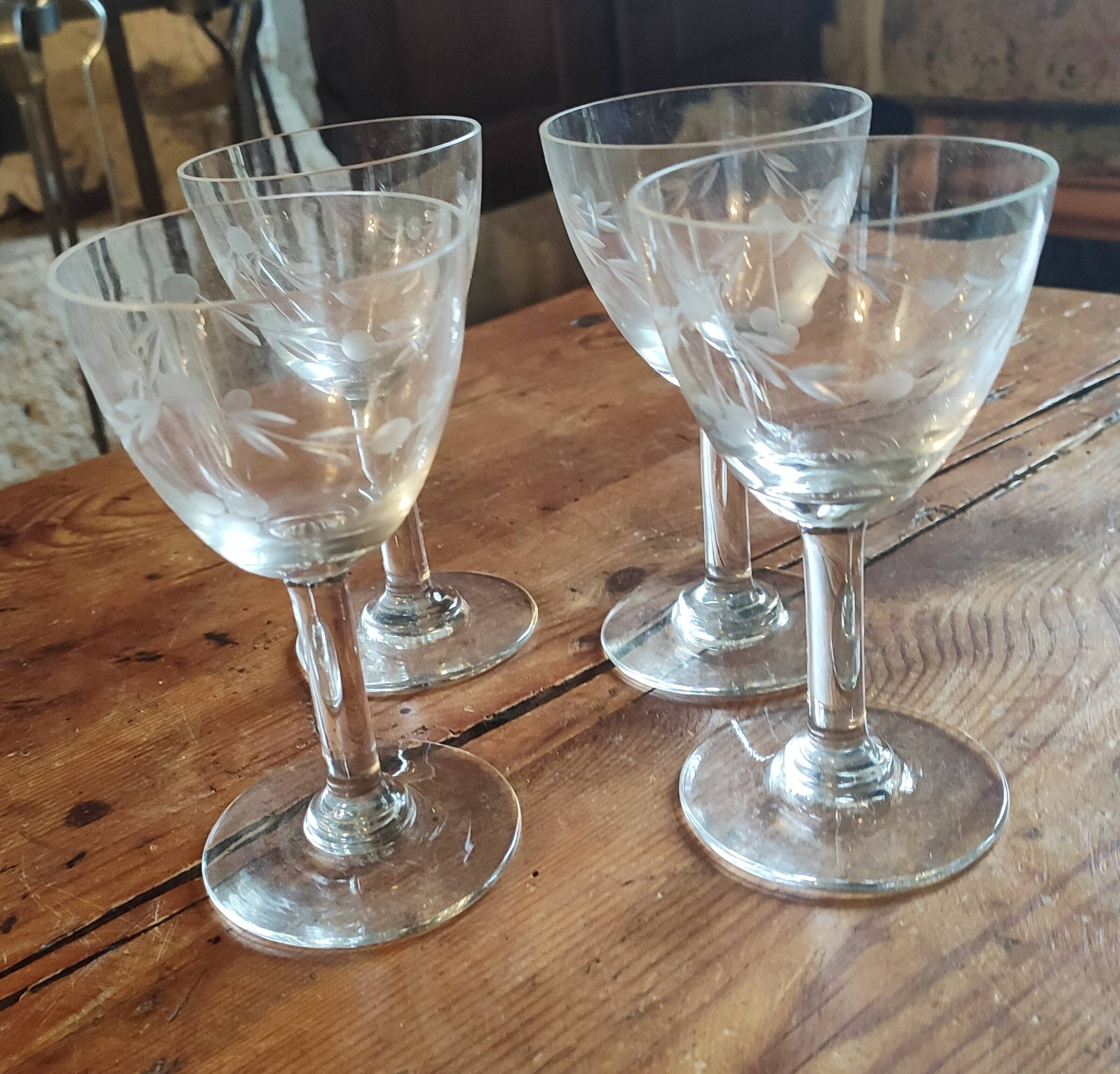Set of chiseled stemmed glasses