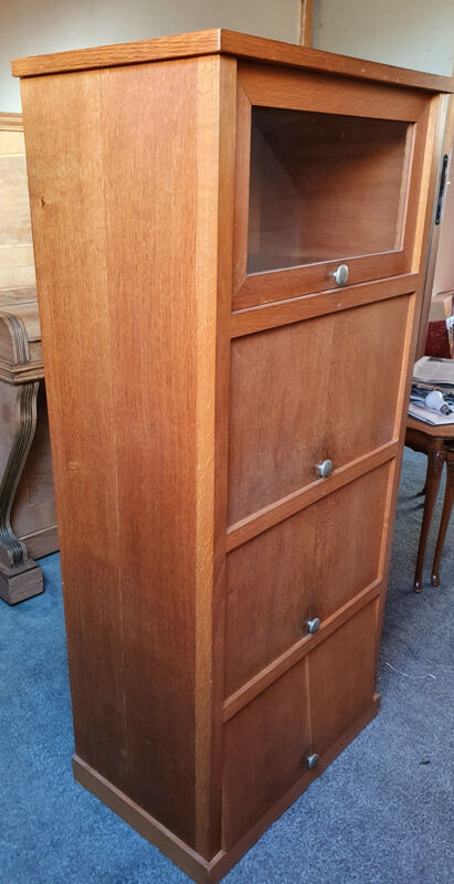 Vintage binder with 4 sliding doors