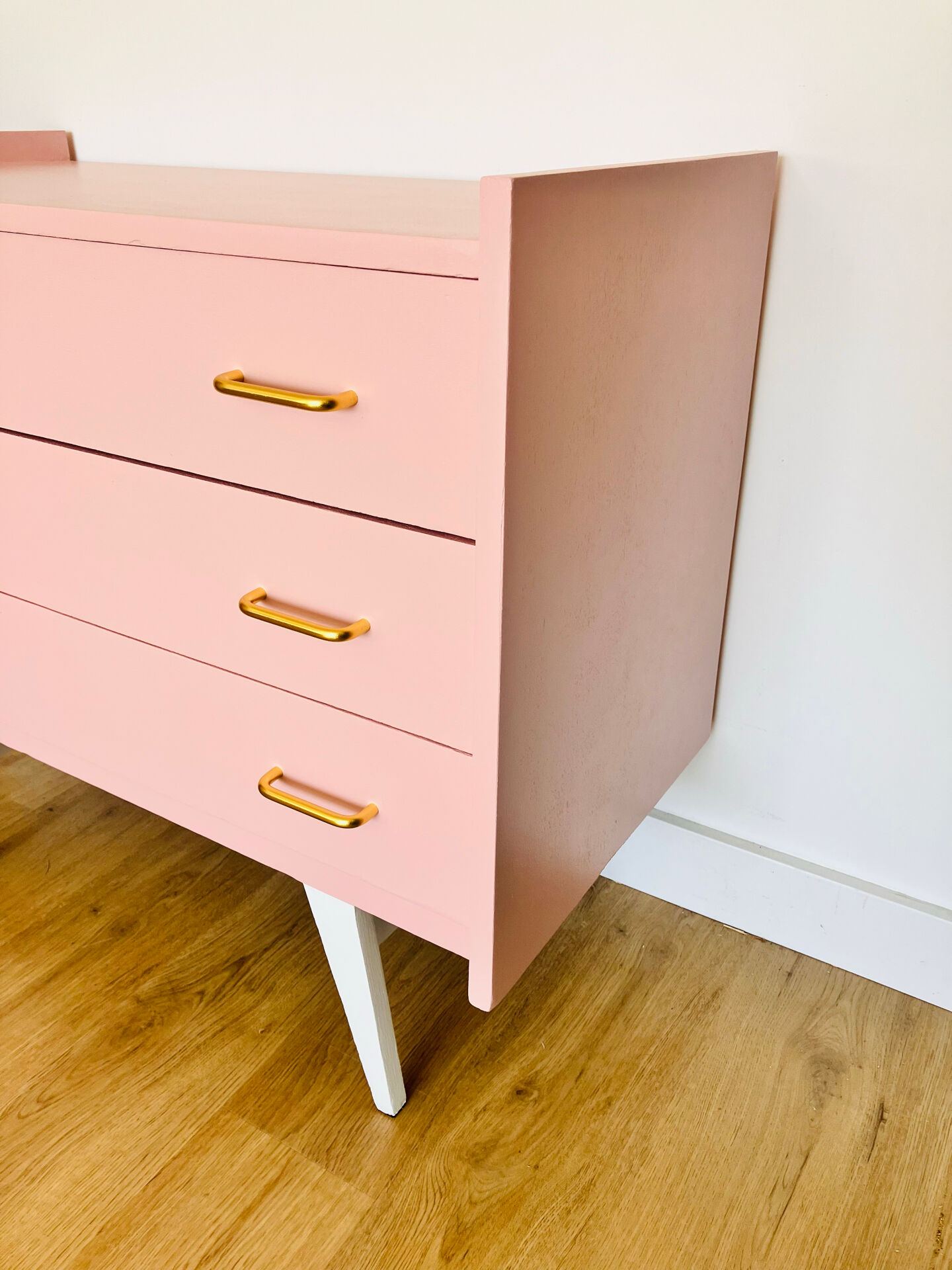 1950s pink and gold chest of drawers