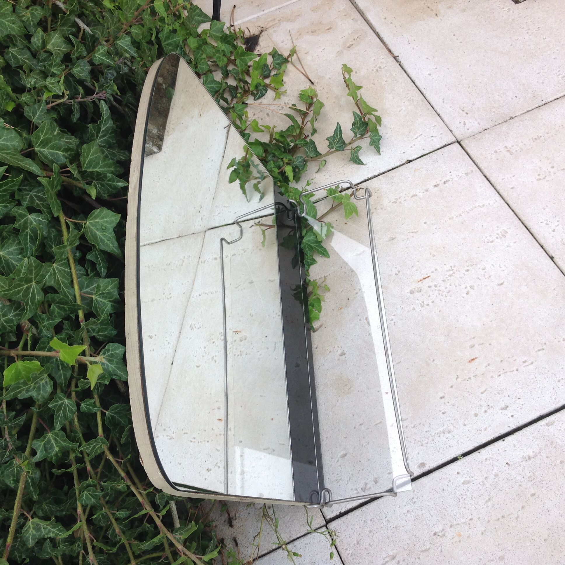 Two-tone bathroom mirror with its tablet, vintage 50s/60s