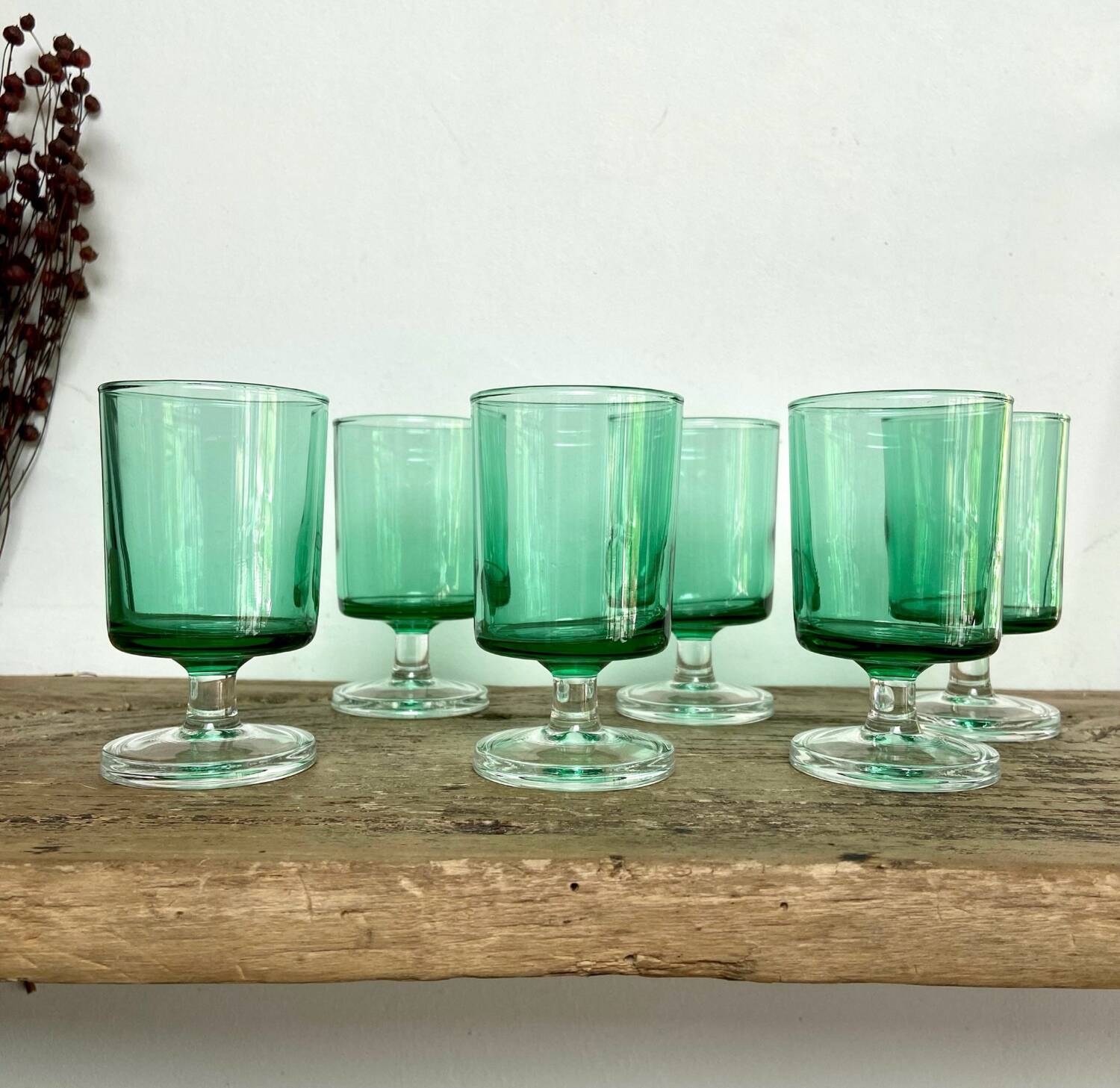 6 small emerald green LUMINARC glasses