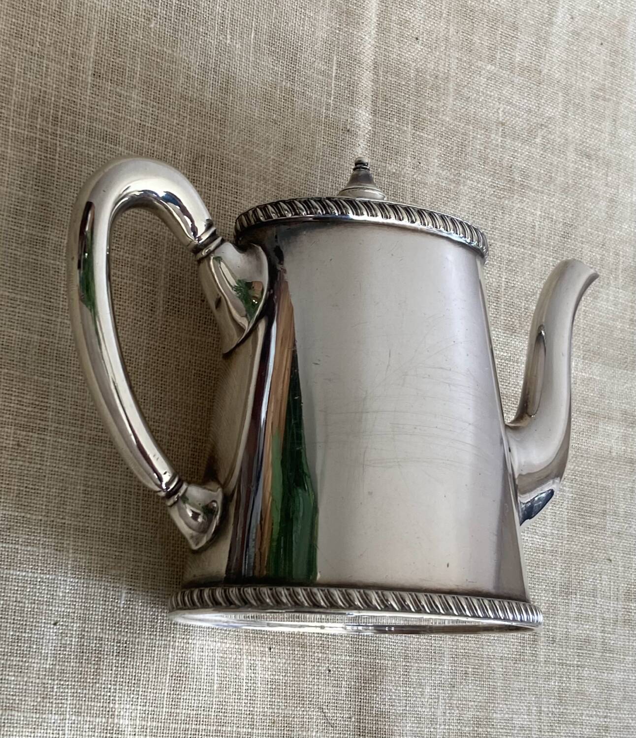Petite Théière en métal argenté poinçonné made in Angleterre ELKINGTON PLATE