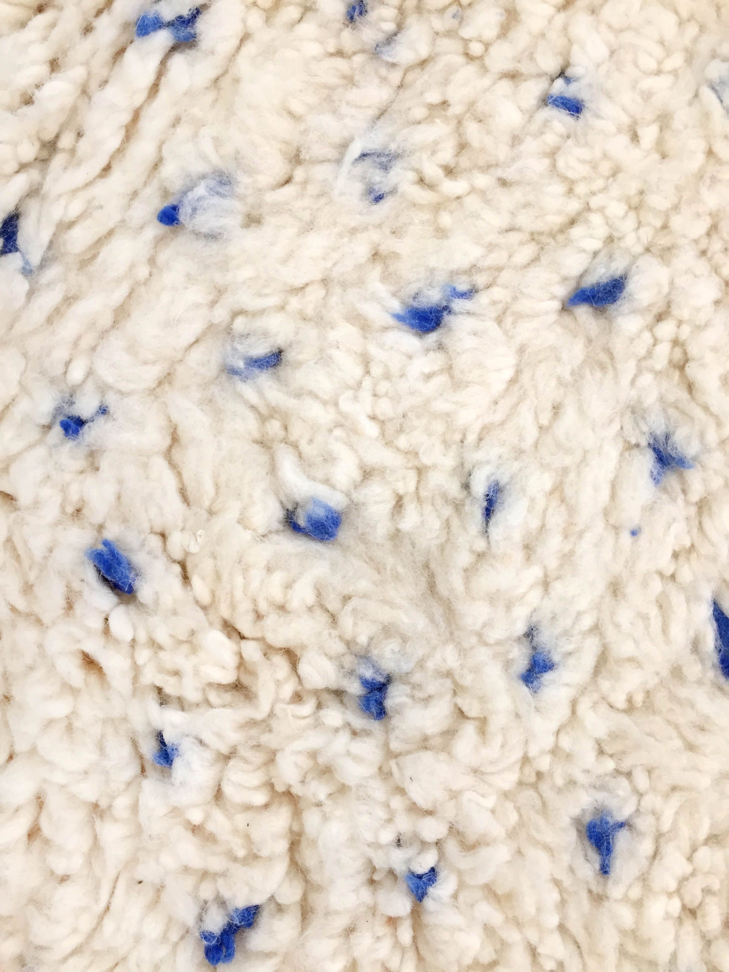 Moroccan Berber carpet blessed ouarain ecru with blue polka dots 152x100cm