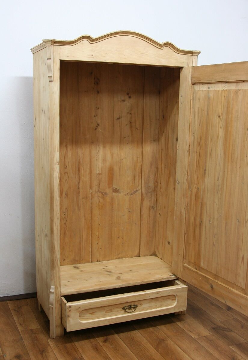 Armoire Ludwikowska du 19ème siècle