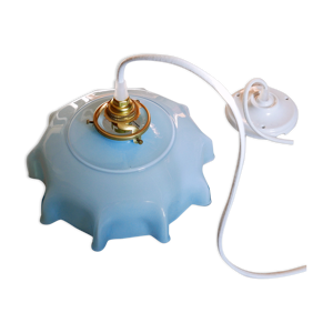 Suspension opaline bleue