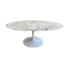 Table basse ovale d'Eero Saarinen éditée par Knoll