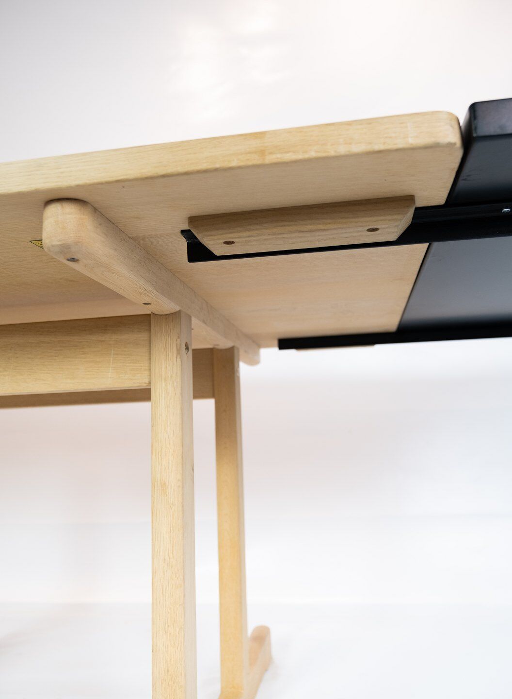 Shaker dining table, model C18 by Børge Mogensen