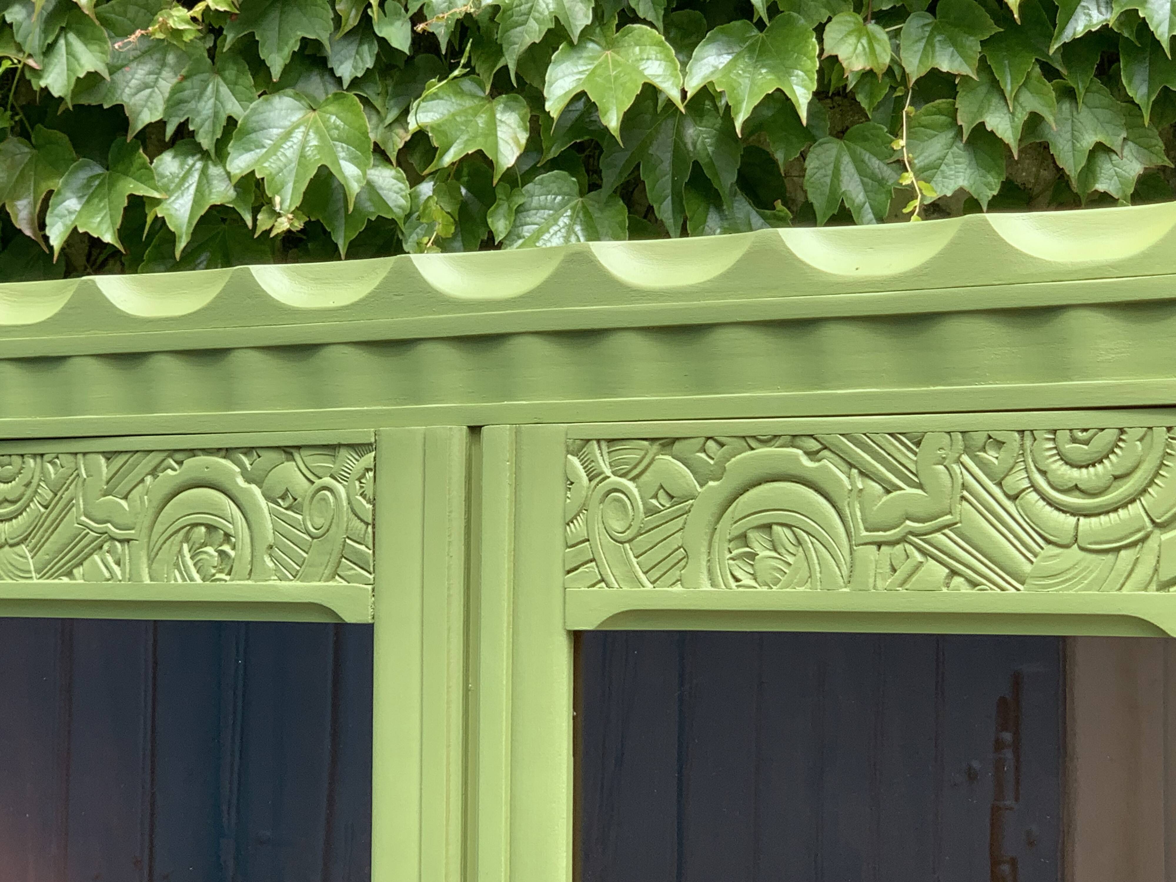 Armoire parisienne vitrée art déco 1930 kaki