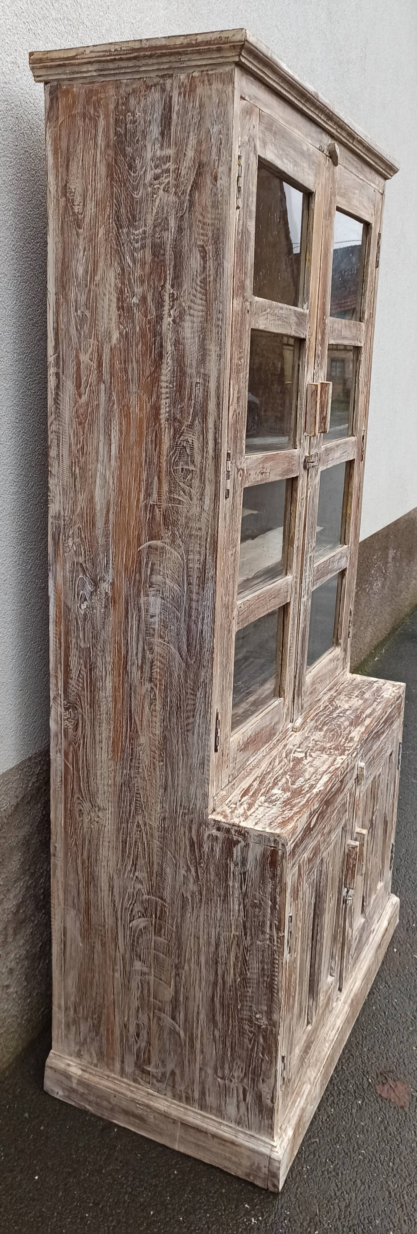 Vaisselier en bois ancien