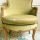Fauteuil bergère bois sculpté & velours