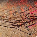 Vintage metal magazine rack and scoubidou - seventies design