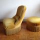 Fauteuil crapaud et pouf velours jaune