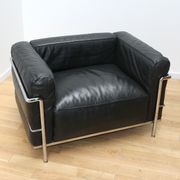 Pair of armchairs LC3
