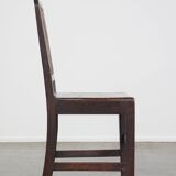 Chaise anglaise ancienne du XVIIIe siècle avec dossier fuselé et patine