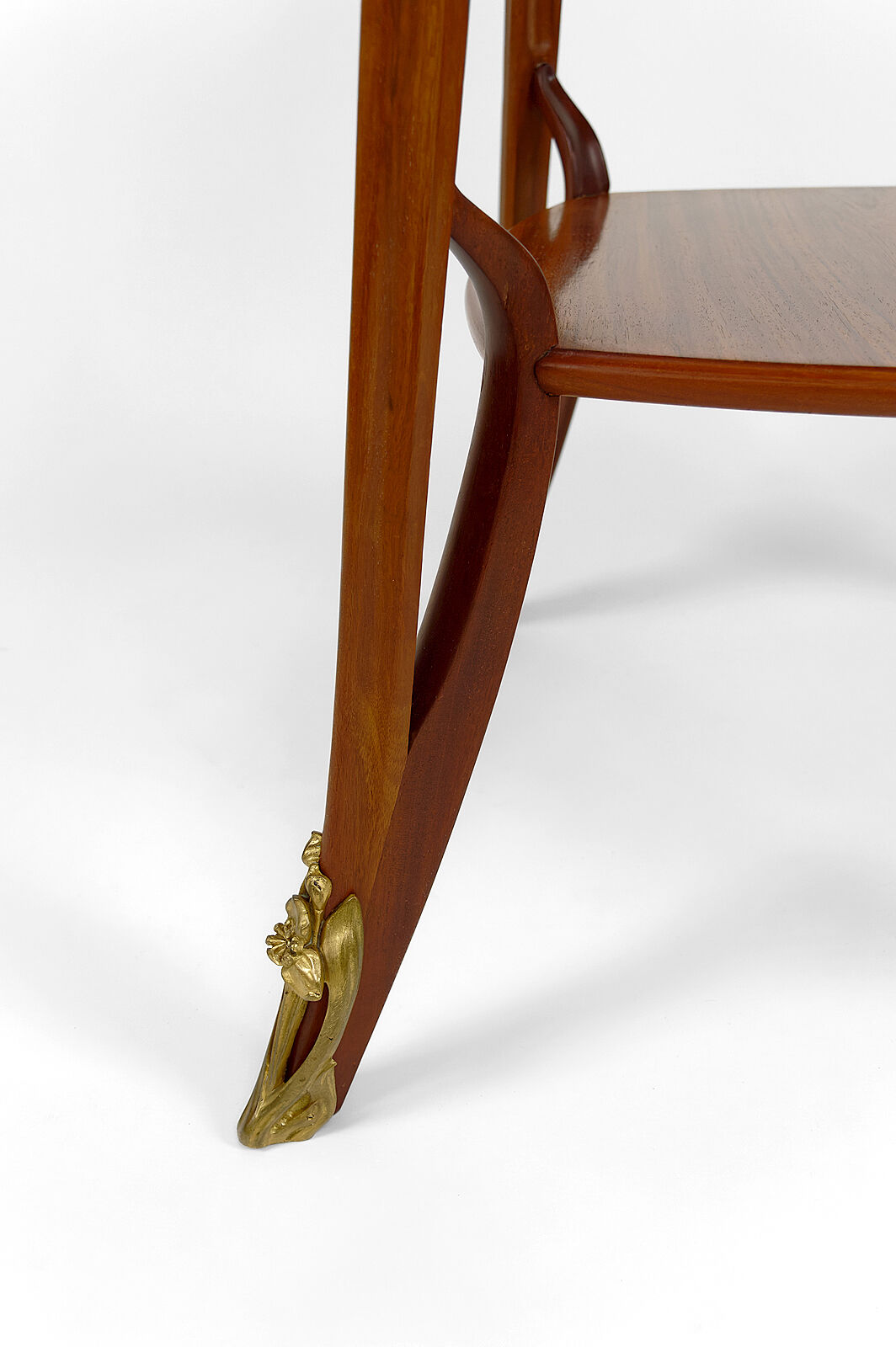 Pedestal table "Olga" by Louis Majorelle in mahogany, France, circa 1900