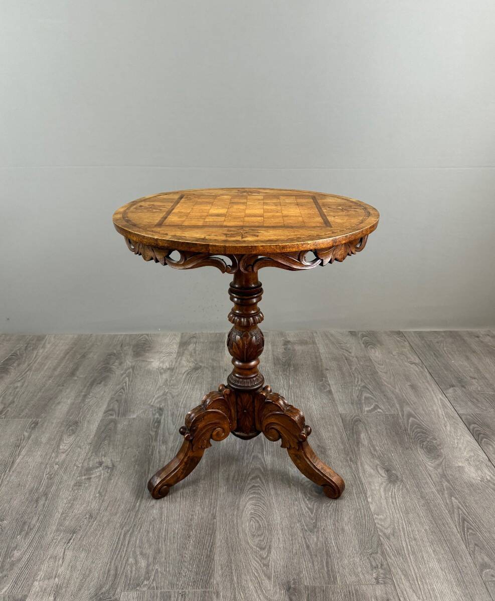Table Guéridon en bois marqueté, XXe Siècle