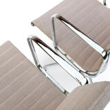 Paire de fauteuils pivotants Aluminium Chair EA 108 design Ray & Charles Eames, Vitra 60/70s