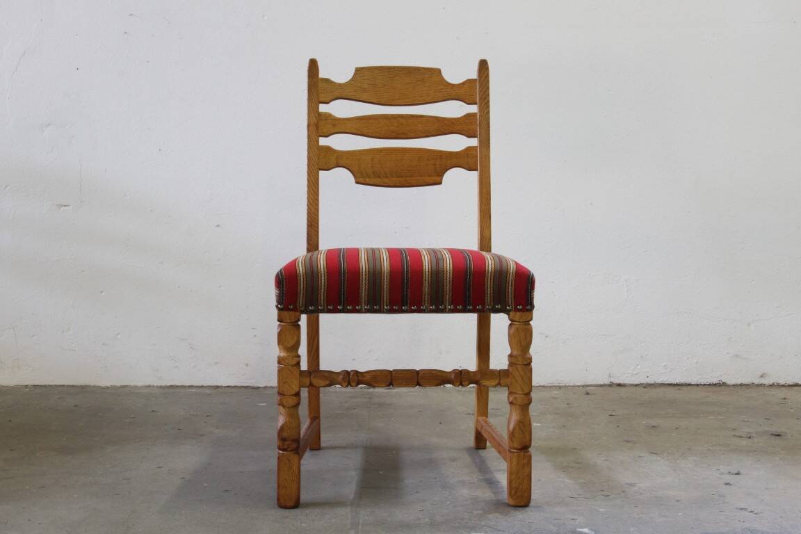 Vintage 1960s Danish farmhouse oak dining chairs in the style of Henning Kjærnulf