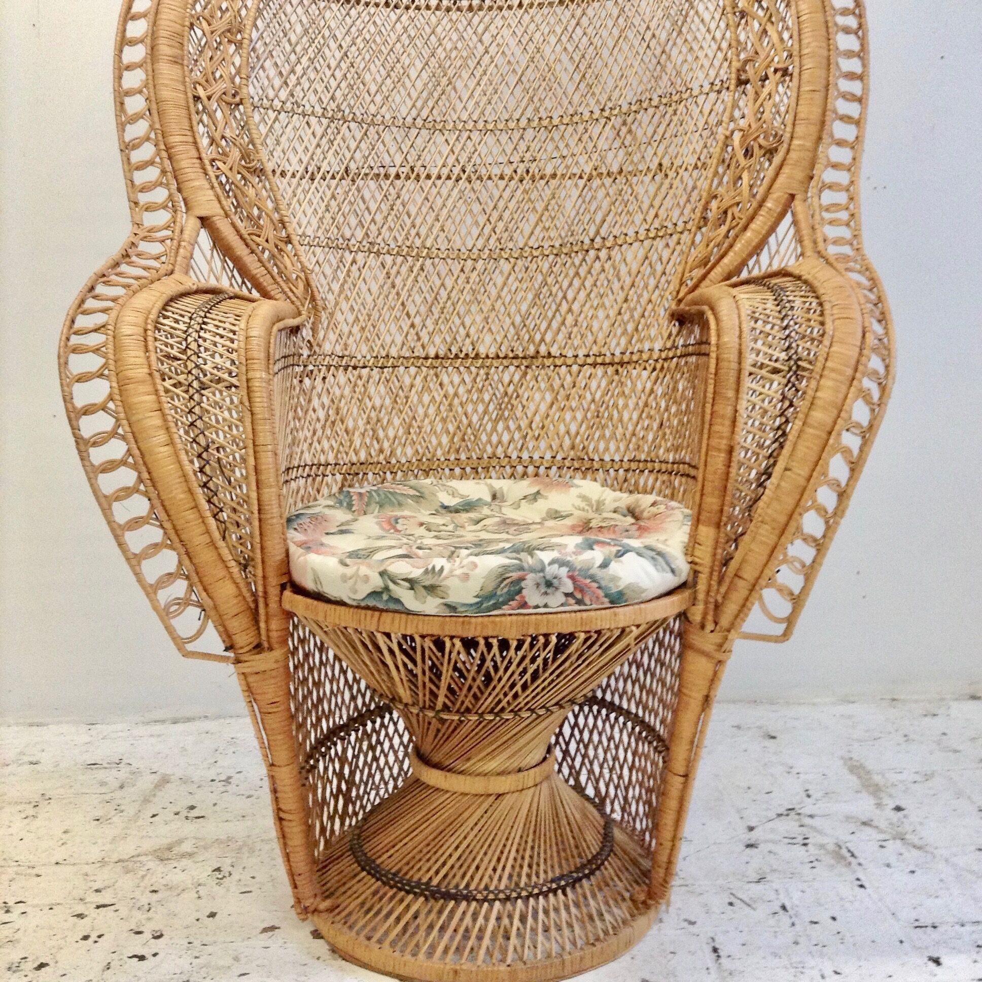 Chair Emmanuelle