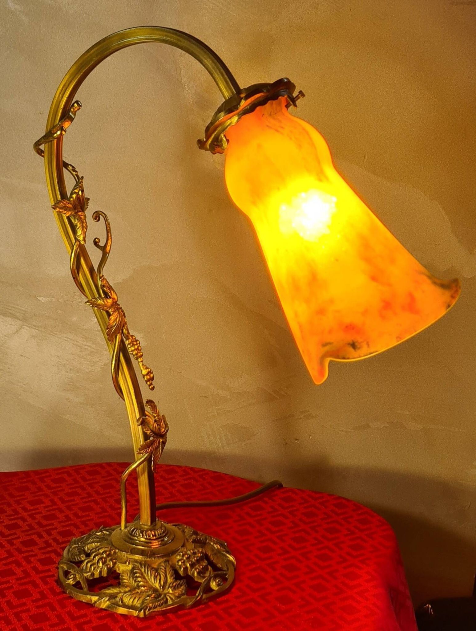 Art Nouveau desk lamp in bronze and gilded brass, 41 x 31 cm